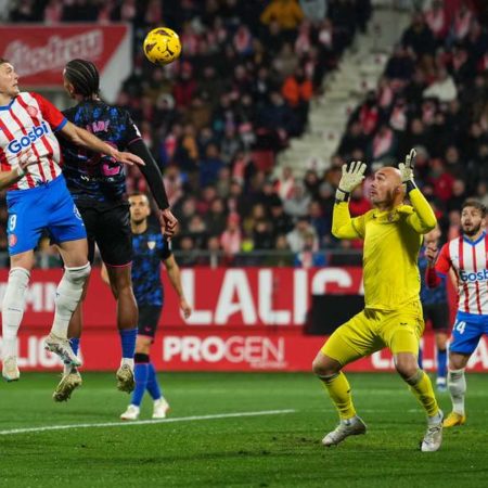 Deadly Dovbyk scores quick-fire hat-trick as Girona crush Sevilla to go top